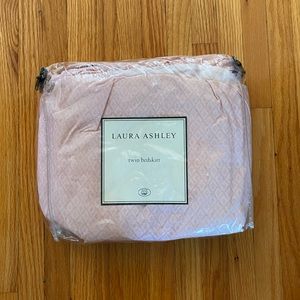 Laura Ashley twin comforter and matching bed skirt